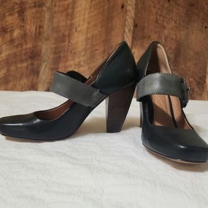 Fossil black gray brown strap box heeled dress shoes. Size 6